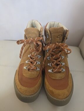 NWOT- EREM XEROCOLE Desert Hiking Boots 10.5